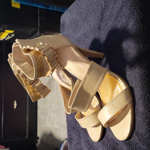 Aldo Heels - Picture 1 of 4